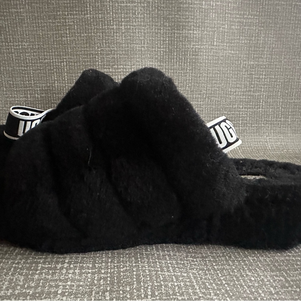 UGG Black Fluff Yeah Slides Slippers with Logo Strap size 9 - Picture 8 of 11